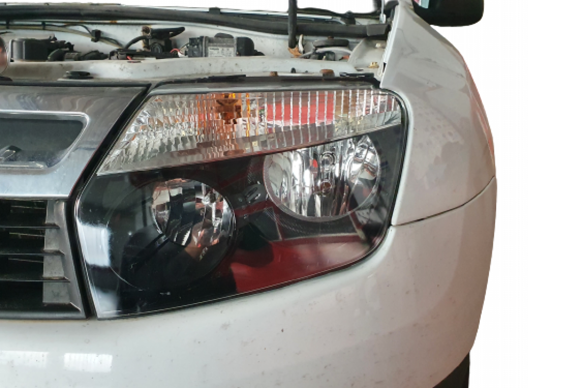 Matte Scheinwerfer aufbereiten